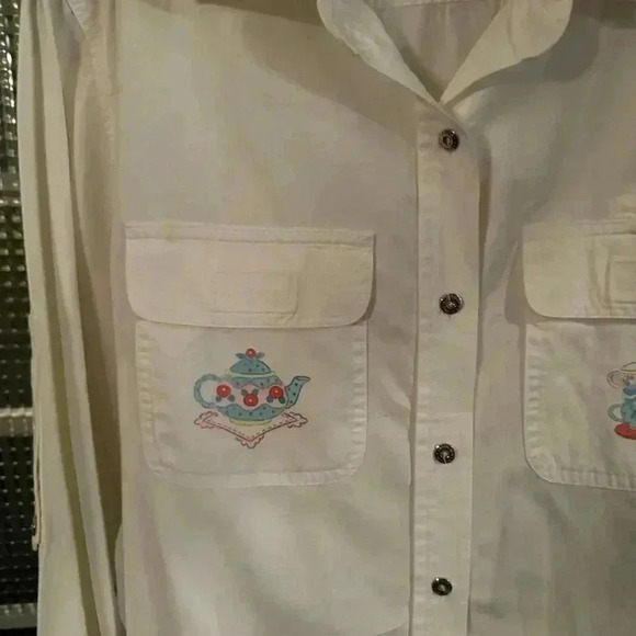 RARE Lauren Ralph Lauren Women’s White Button Up Shirt W/ Tea Pot Embroidery S - Picture 4 of 13